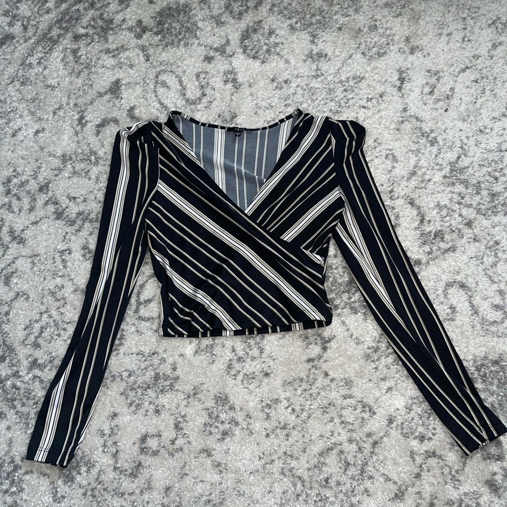 VERY CUTE Striped Long sleeve top